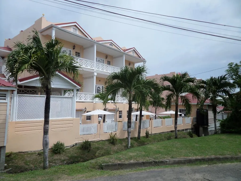 Апарт-отель Qr Quality Rooms Cedar Palm Villa Вьё-Фор