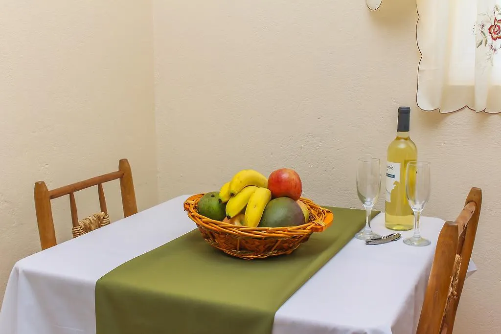 Qr Quality Rooms Cedar Palm Villa Вьё-Фор Апарт-отель