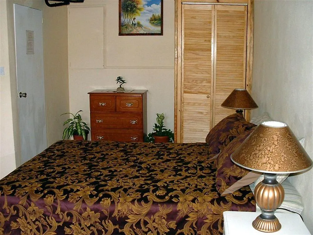 Qr Quality Rooms Cedar Palm Villa Вьё-Фор 0*,